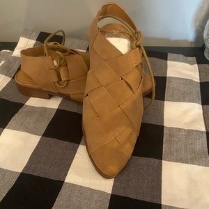 Woven Tie-back flats